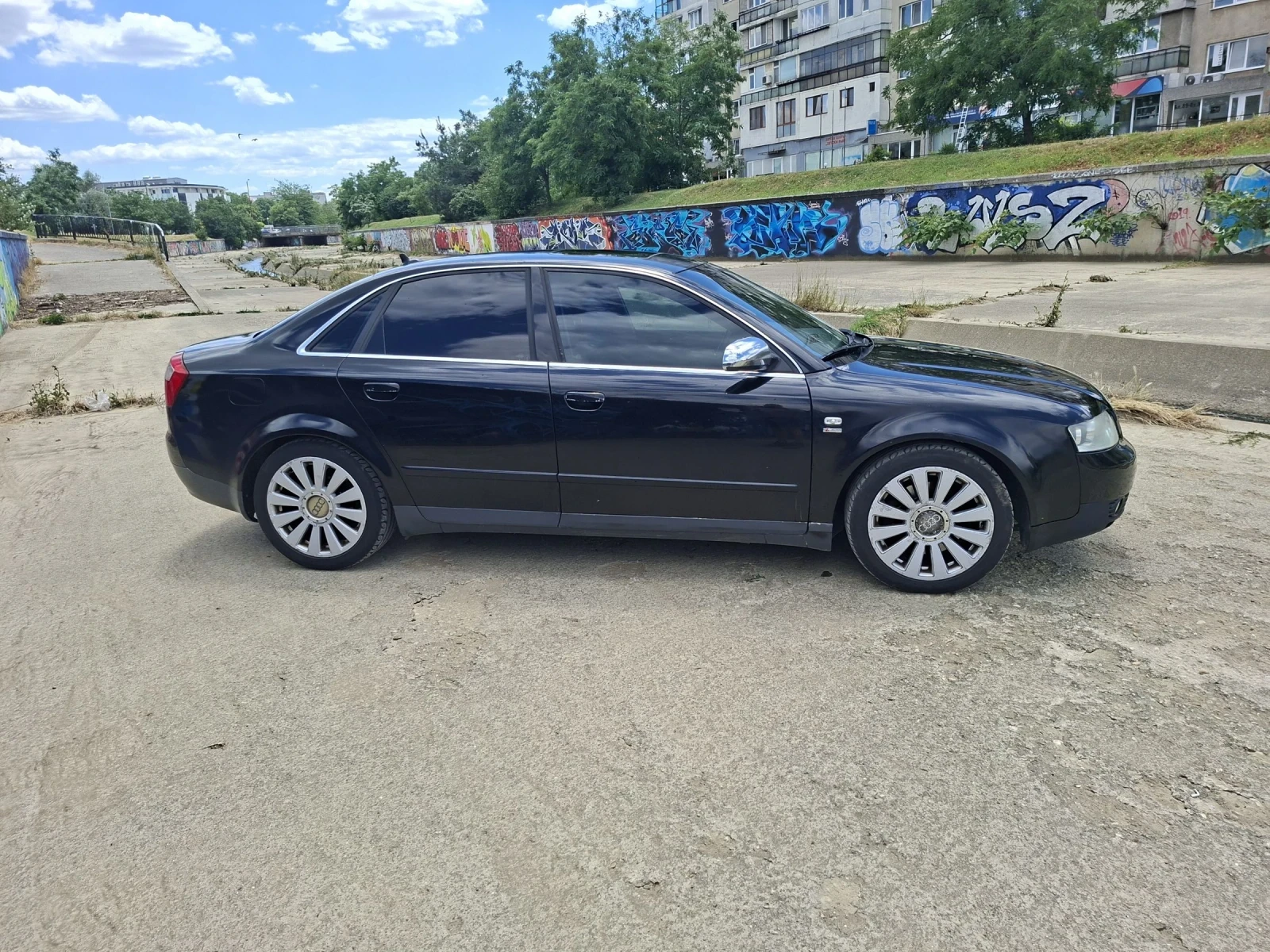 Audi A4 2.4, снимка 3 - Автомобили и джипове - 55162409