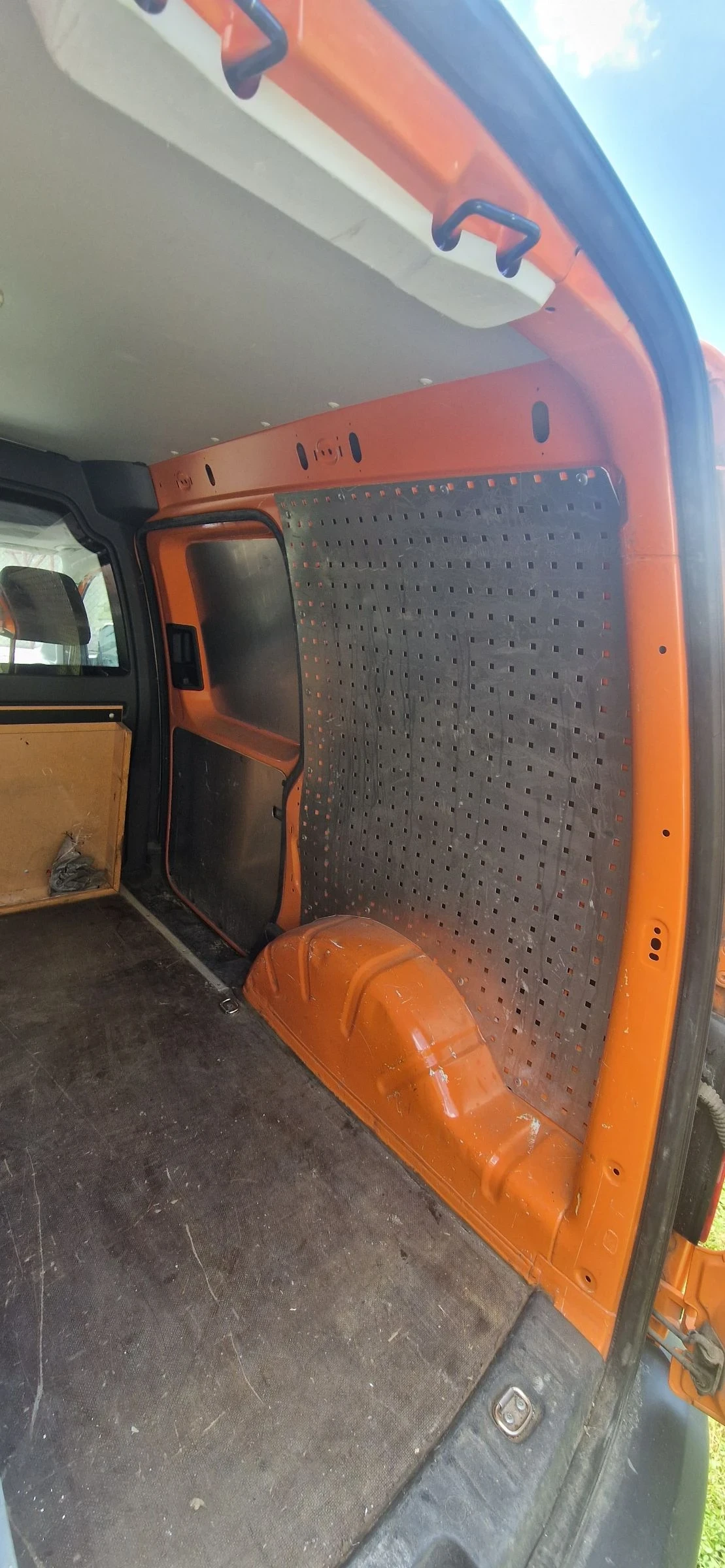 VW Caddy Ecofuel, снимка 11 - Автомобили и джипове - 55289583