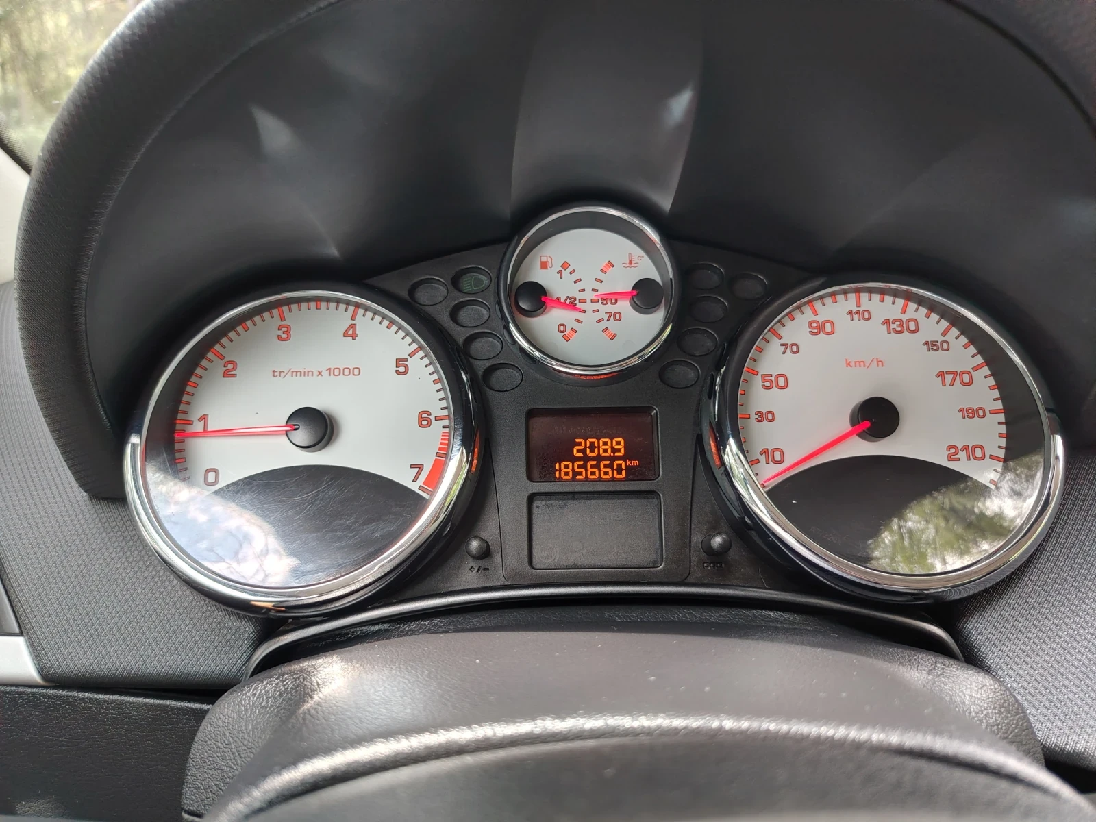 Peugeot 207, снимка 15 - Автомобили и джипове - 55597591