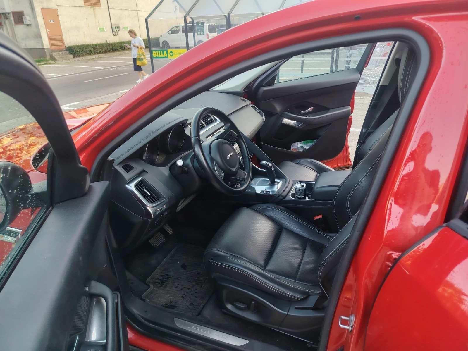 Jaguar E-pace, снимка 8 - Автомобили и джипове - 55780442
