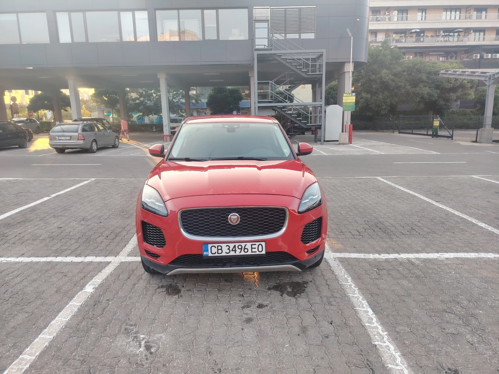 Jaguar E-pace, снимка 3 - Автомобили и джипове - 55780442