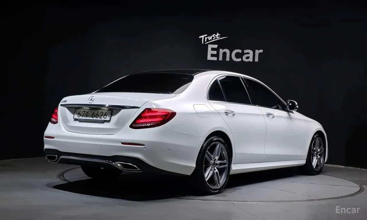 Mercedes-Benz E 300 * E300 AMG Line * ЦЕНА ДО БГ, снимка 2 - Автомобили и джипове - 56297354
