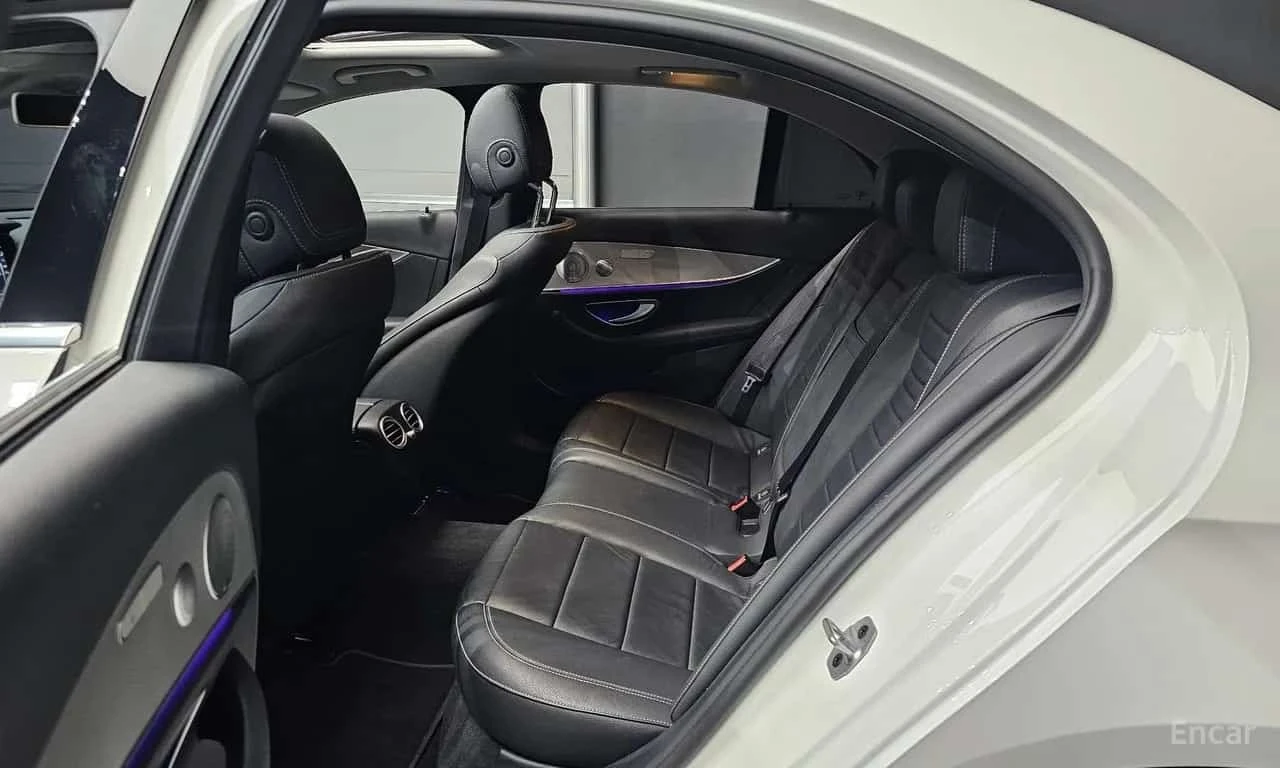 Mercedes-Benz E 300 * E300 AMG Line * ЦЕНА ДО БГ, снимка 17 - Автомобили и джипове - 56297354