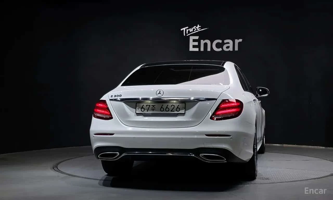 Mercedes-Benz E 300 * E300 AMG Line * ЦЕНА ДО БГ, снимка 4 - Автомобили и джипове - 56297354