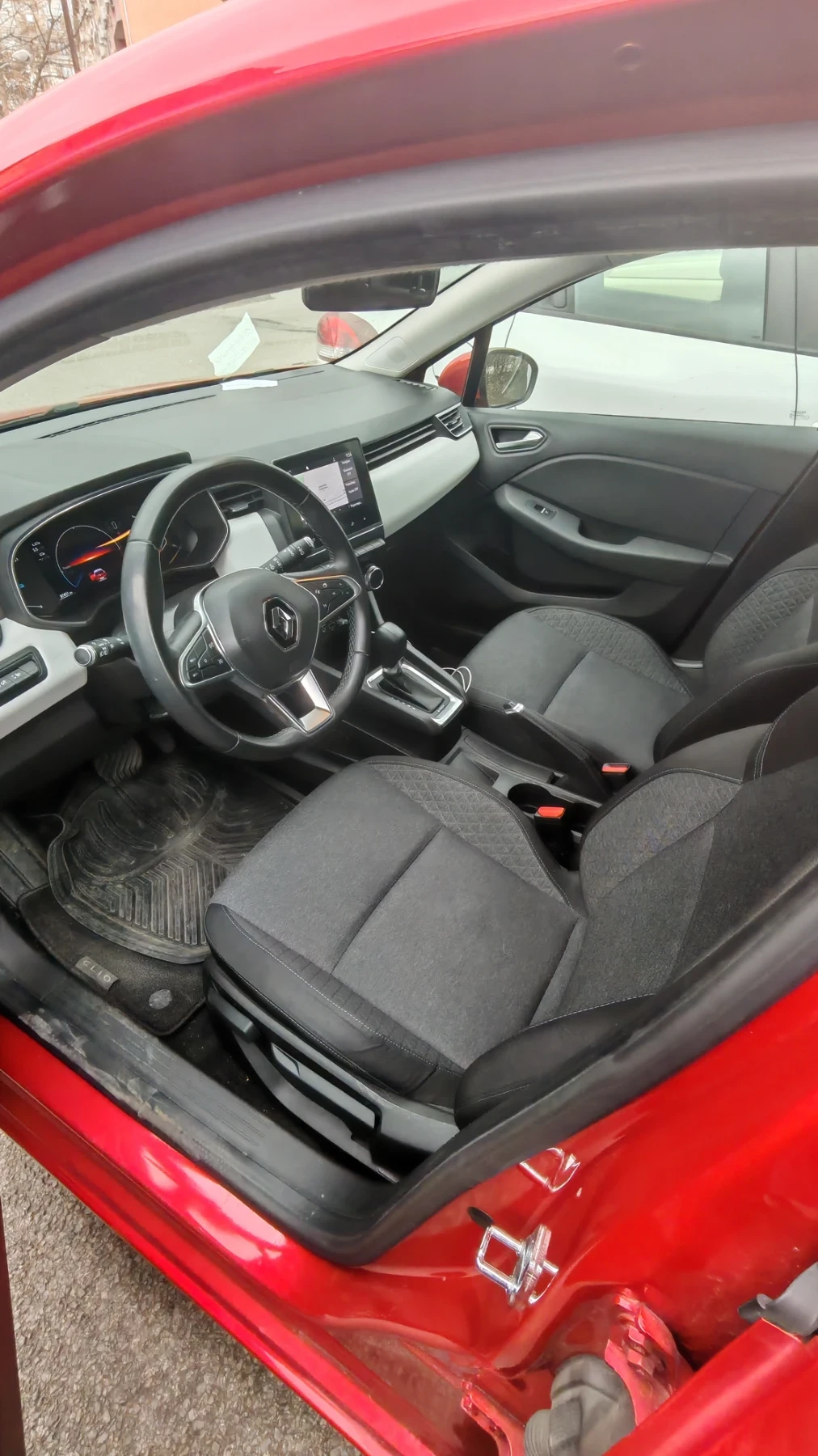 Renault Clio E-Tech Full Hibrid, снимка 5 - Автомобили и джипове - 56455155