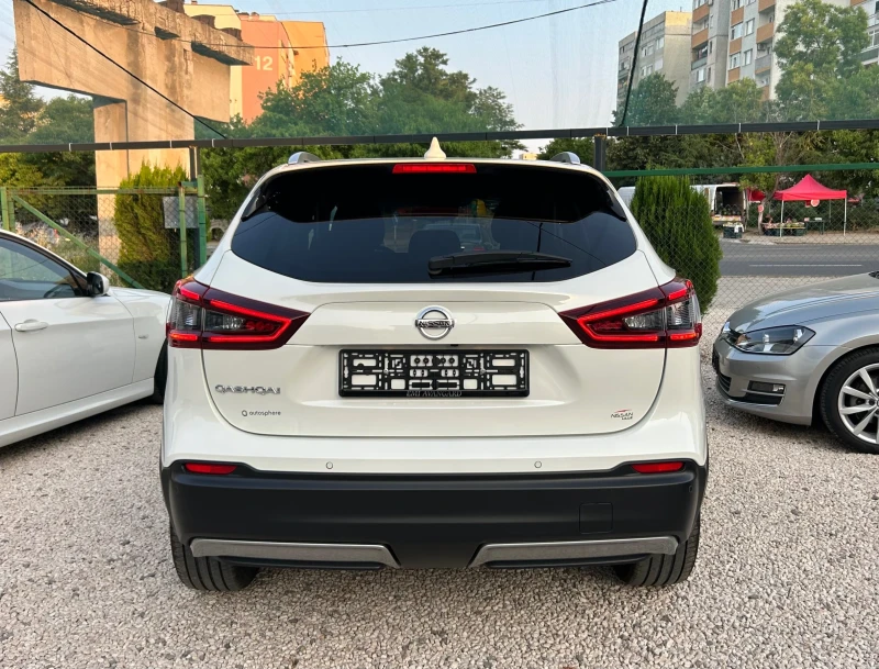 Nissan Qashqai 1.3 DIG-T, снимка 5 - Автомобили и джипове - 49144391