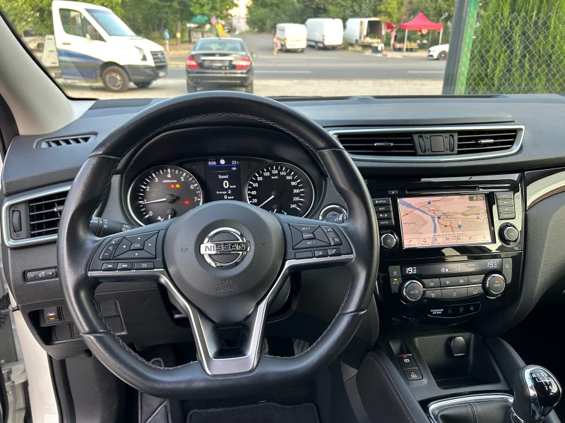 Nissan Qashqai 1.3 DIG-T, снимка 8 - Автомобили и джипове - 49144391