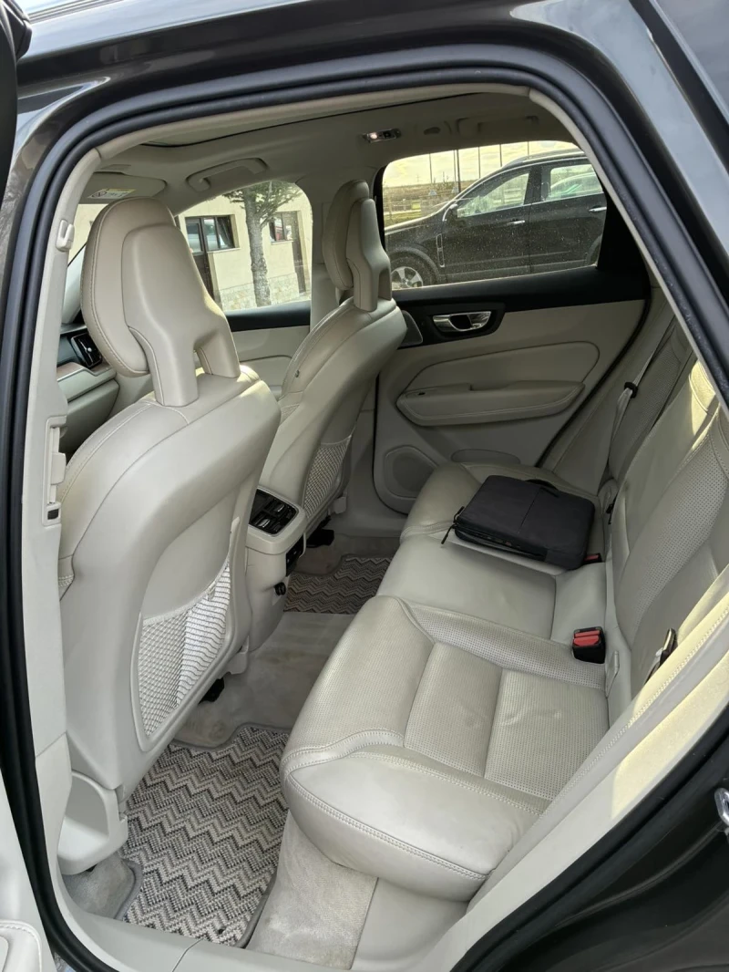 Volvo XC60 Inscription, снимка 8 - Автомобили и джипове - 53032446