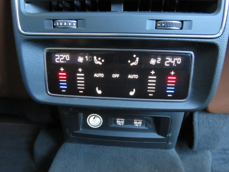 Audi Q8 * RSQ8-PACK S-LINE QUATTRO KEYLESS FULL* , снимка 12 - Автомобили и джипове - 53161259