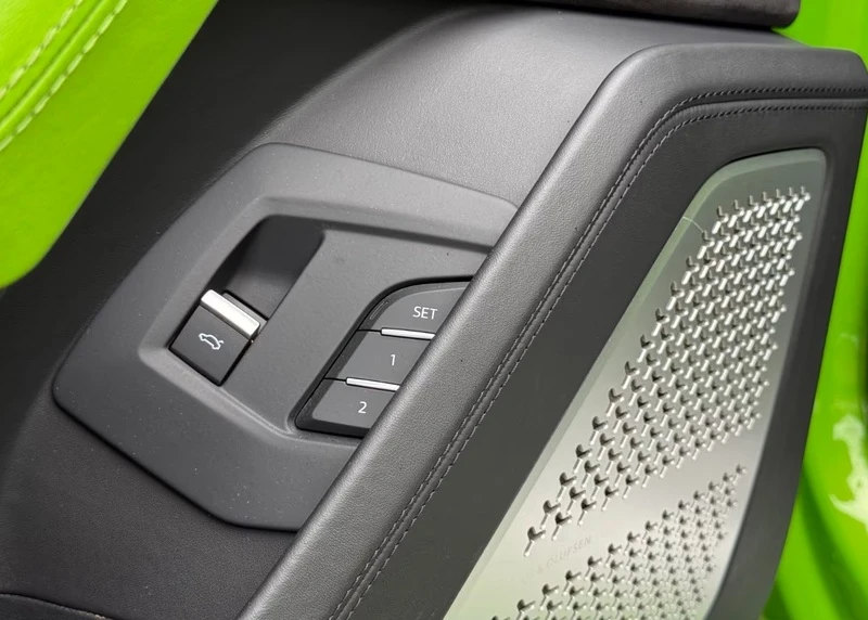 Lamborghini Urus 4.0 V8 Capsule Akrapovic, снимка 12 - Автомобили и джипове - 53341338