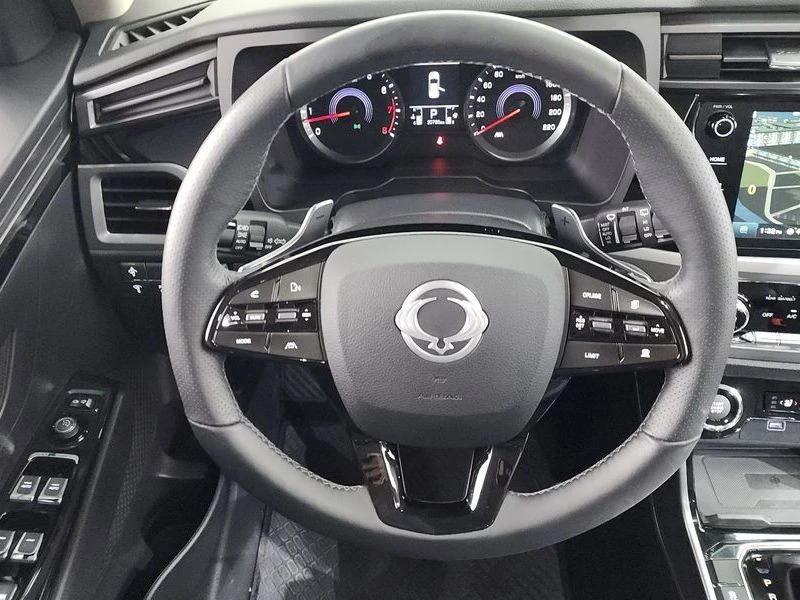 SsangYong Korando 1.5 Automatic, снимка 13 - Автомобили и джипове - 55750131