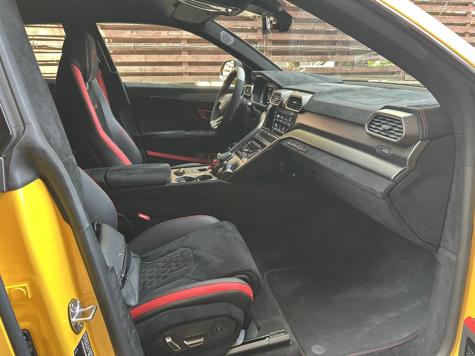 Lamborghini Urus Performante Carbon Package | Mobile.bg   13