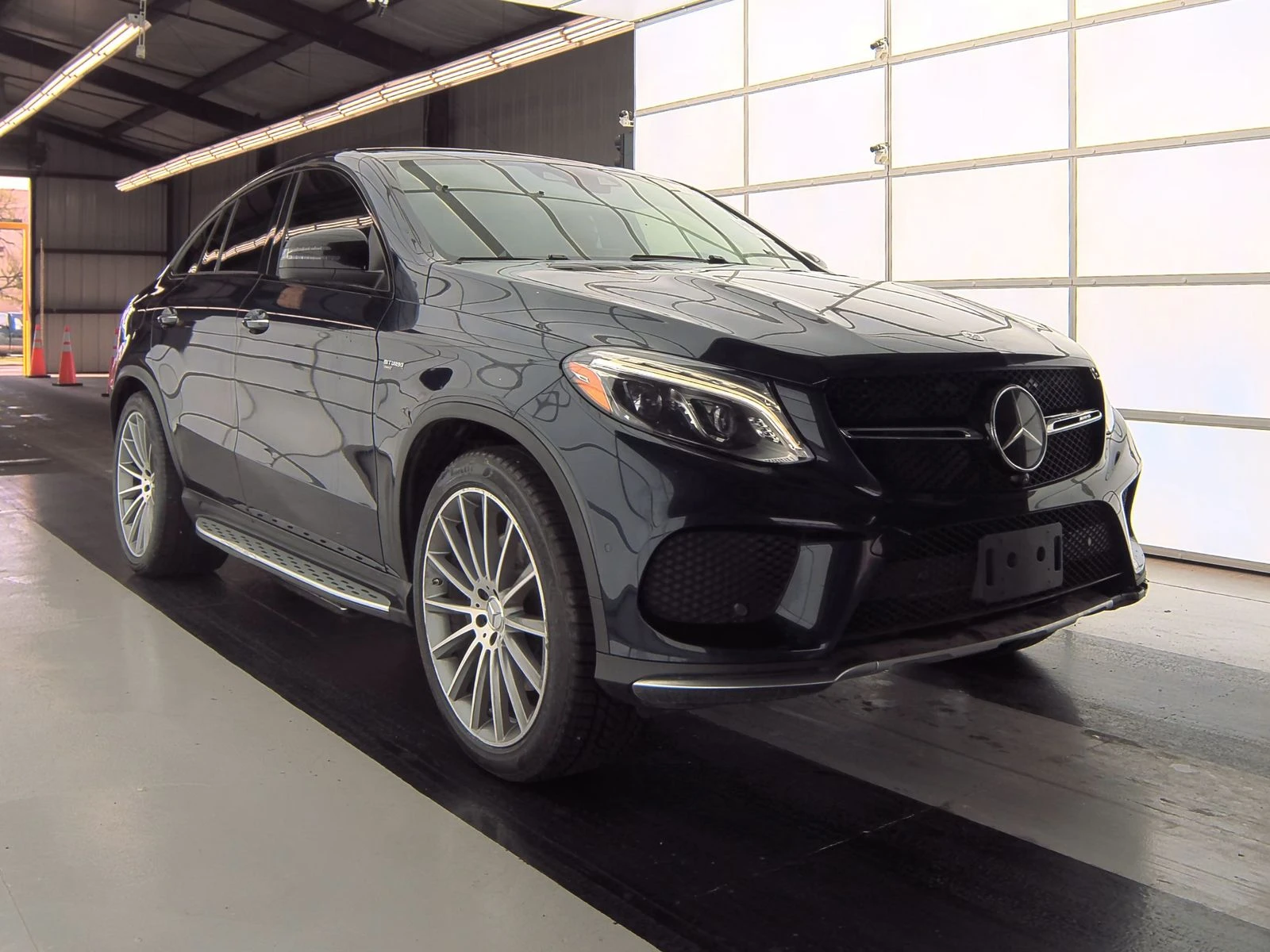 Mercedes-Benz GLE 43 AMG 4MATIC* HARMAN* 360PODGREV* DISTRONIC* SOFT CLOSE - изображение 3