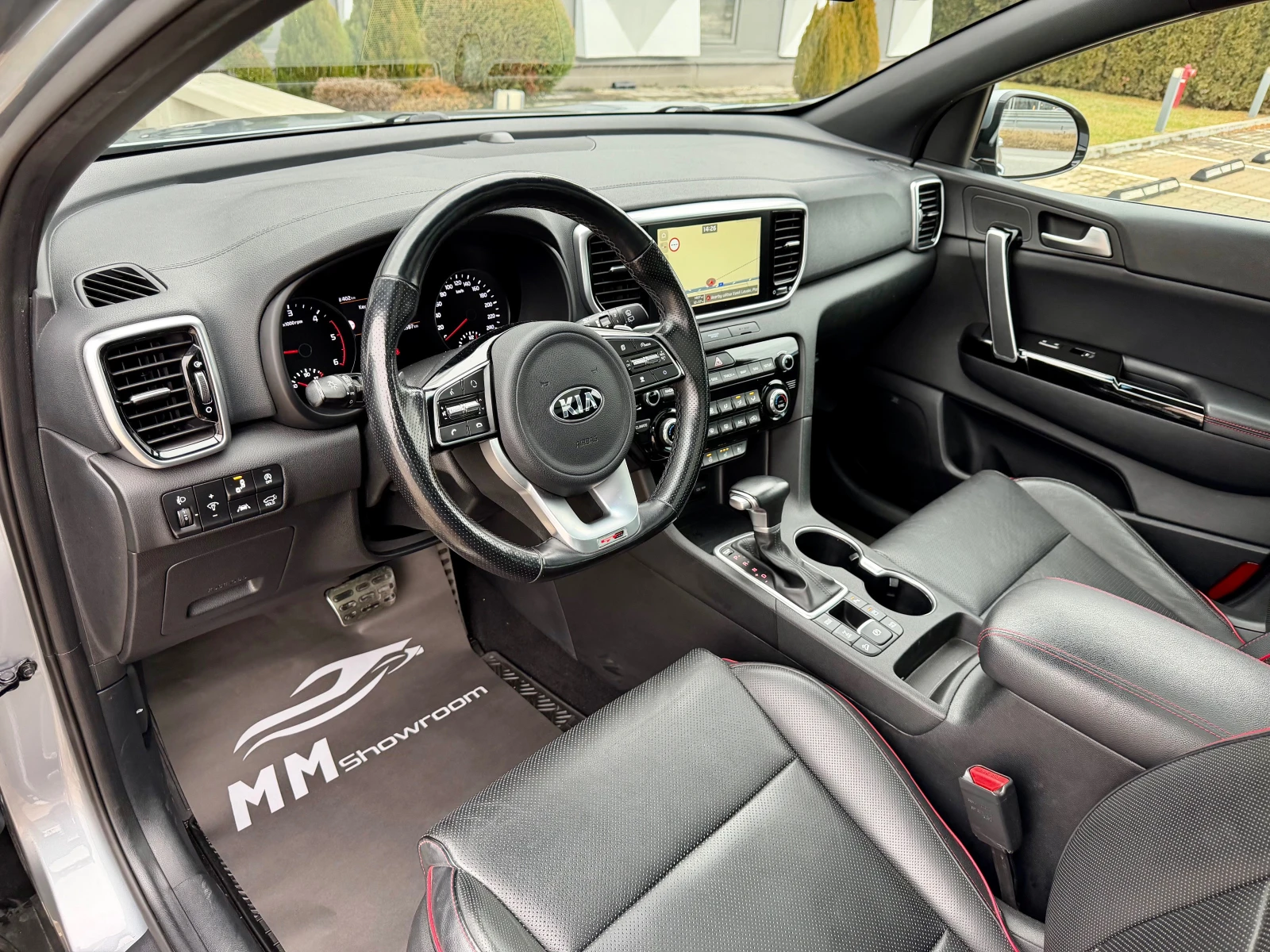 Kia Sportage GT-LINE-4X4-360КАМЕРИ-ПАНОРАМА-КАМЕРА-ПАМЕТ-JBL- - изображение 9