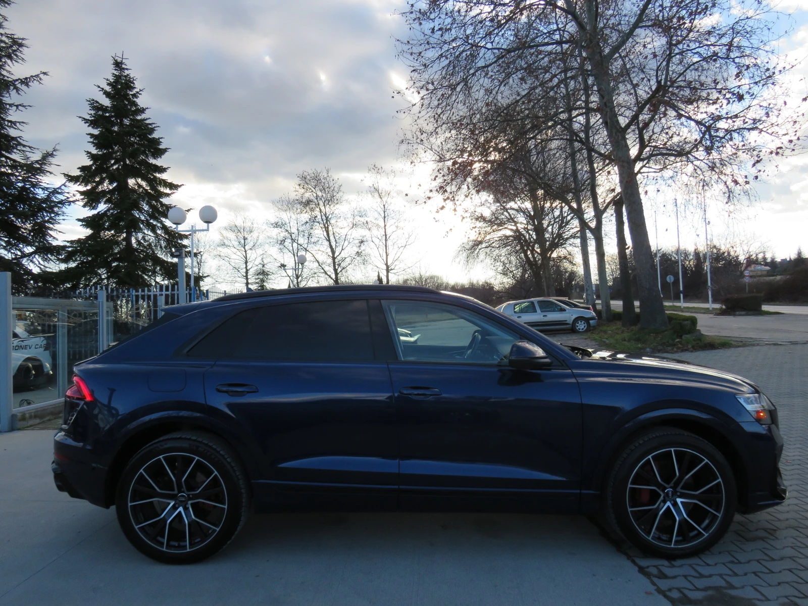 Audi Q8 * RSQ8-PACK S-LINE QUATTRO KEYLESS FULL*  - изображение 4