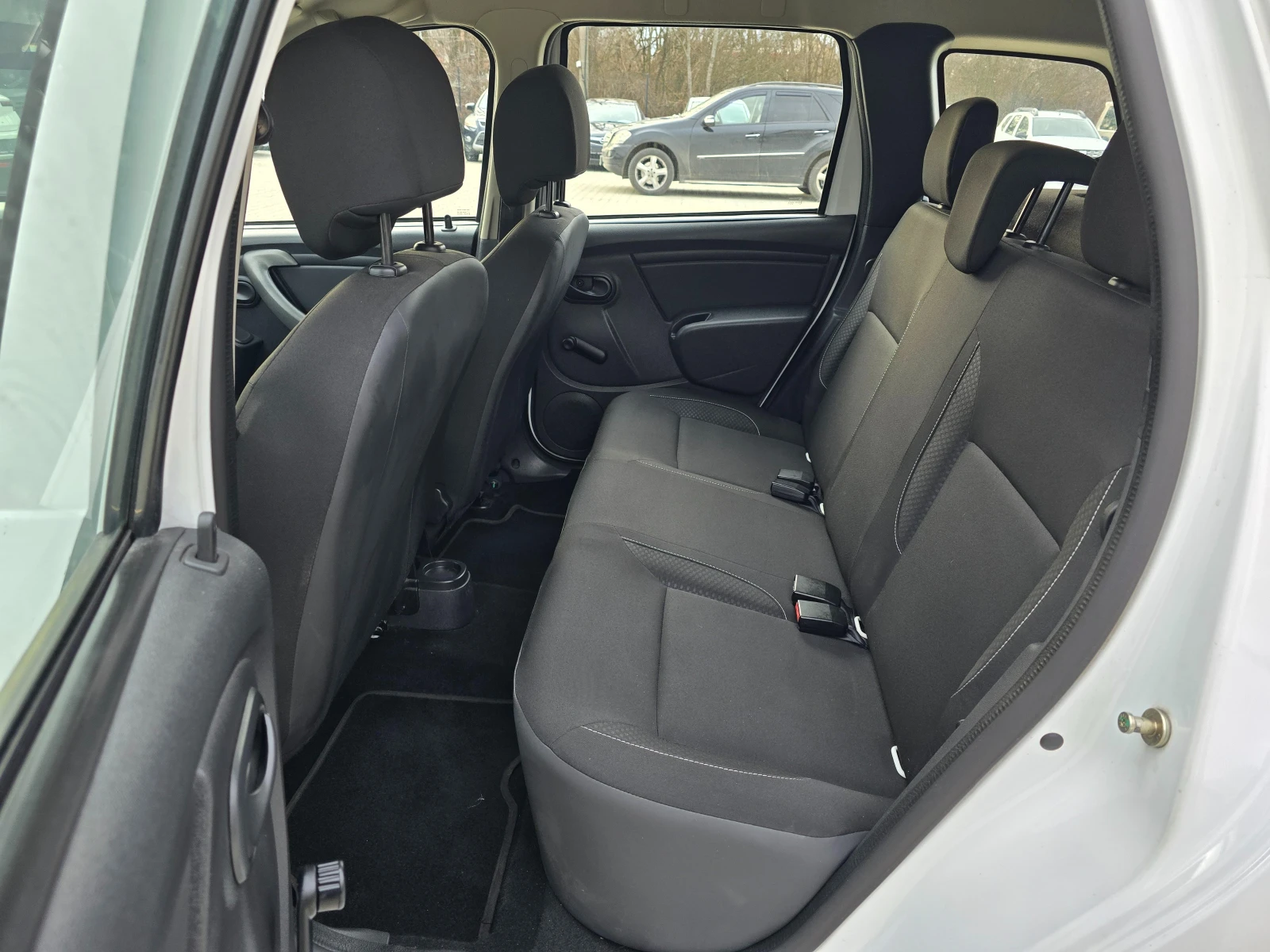 Dacia Duster 1.6 Бенз/Газ, 115к.с., само 114000км., Euro 6! - изображение 9