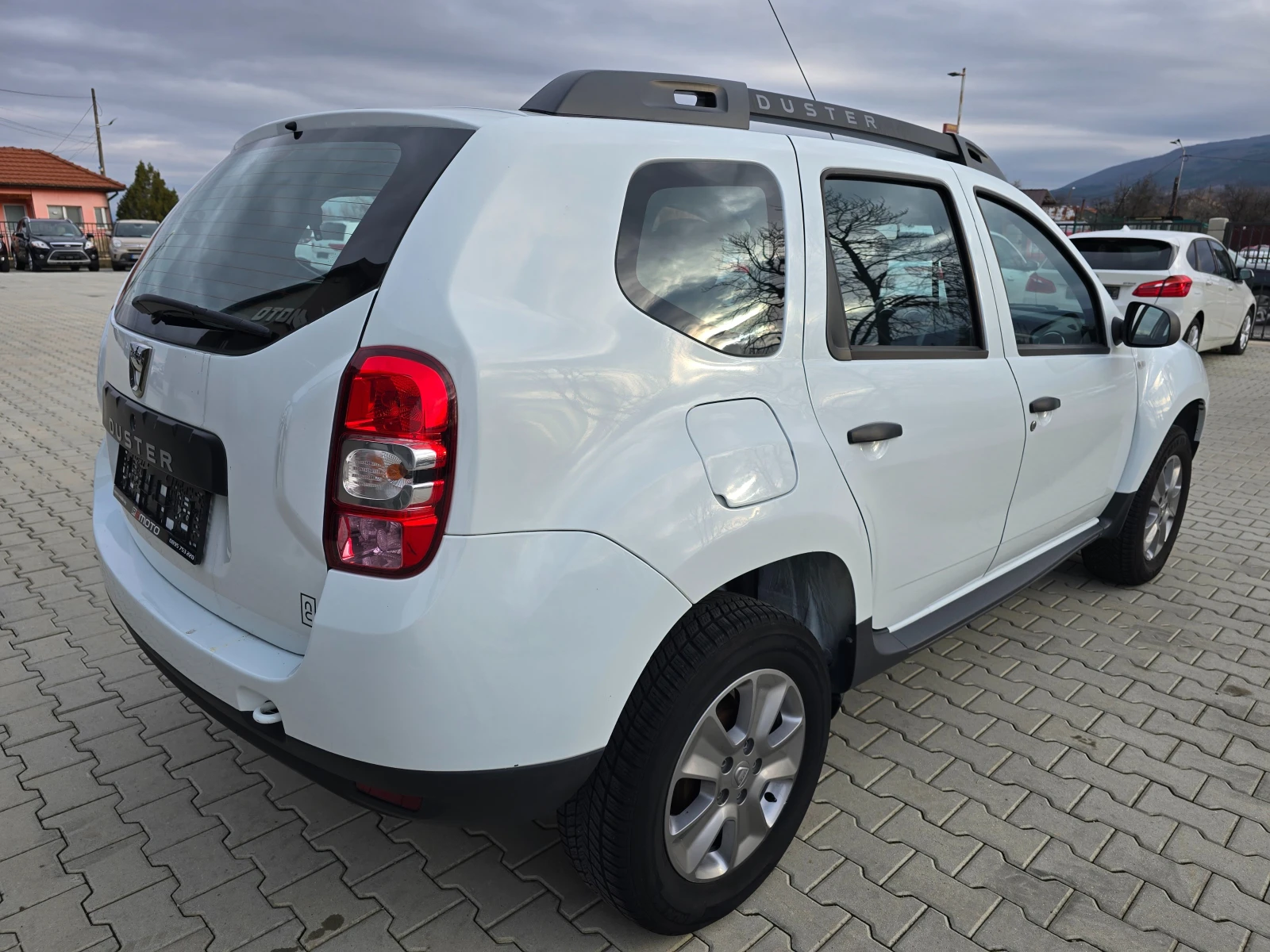 Dacia Duster 1.6 Бенз/Газ, 115к.с., само 114000км., Euro 6! - изображение 3