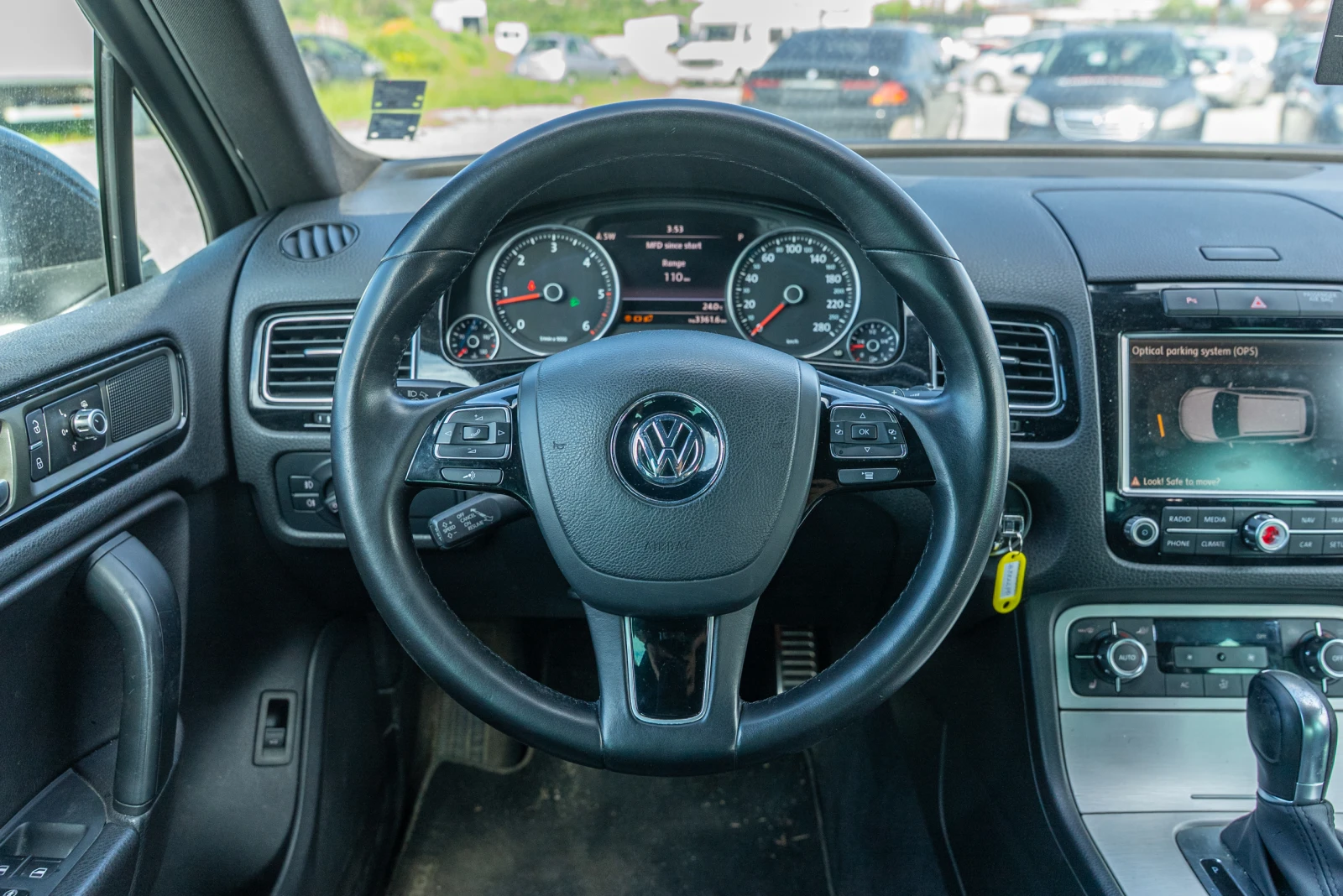 VW Touareg 3.0 TDI V6, снимка 9 - Автомобили и джипове - 54509612