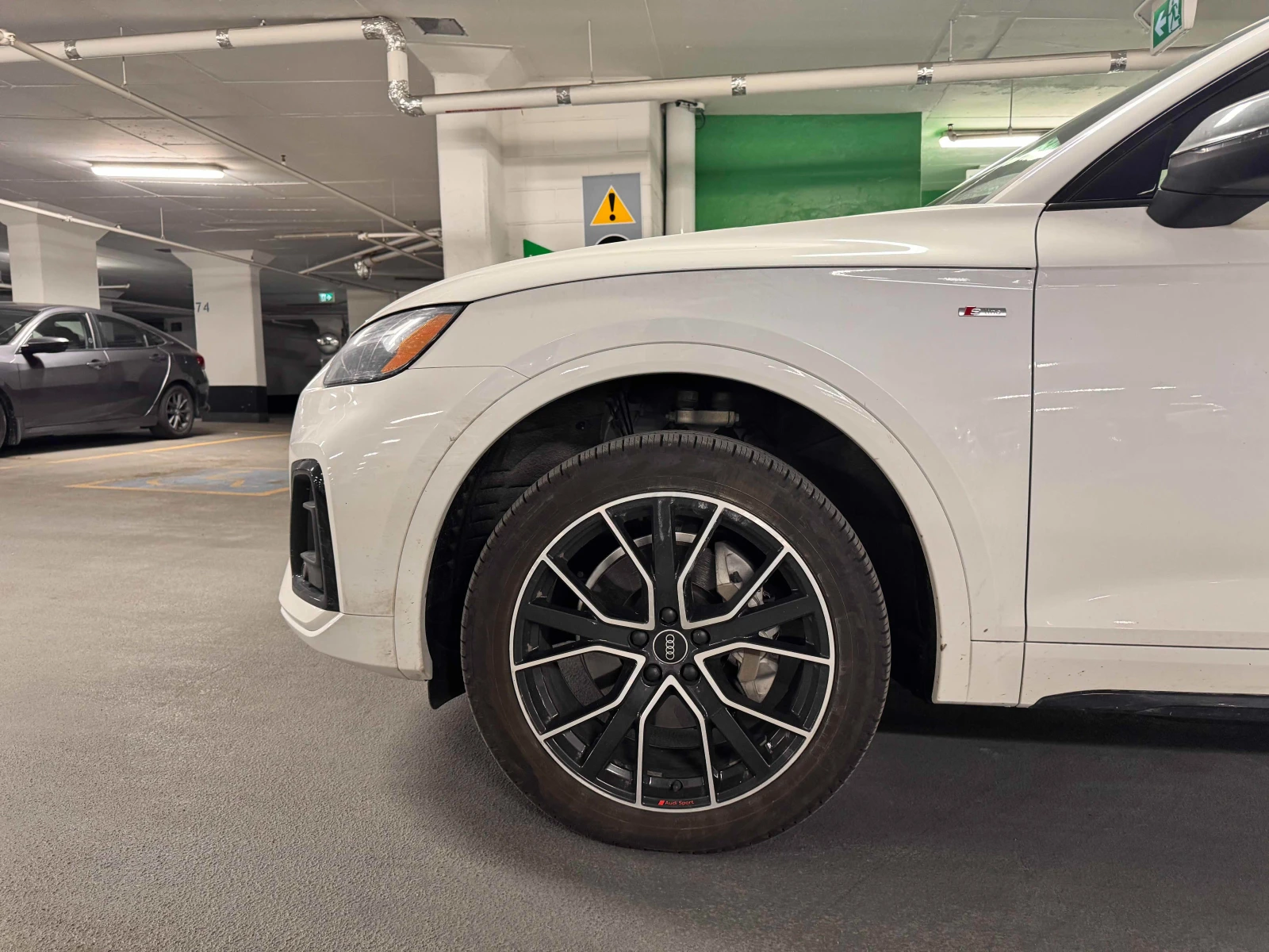 Audi Q5 Progressiv * 2 КЛЮЧА * CARFAX * АВТО КРЕДИТ * , снимка 6 - Автомобили и джипове - 54715528