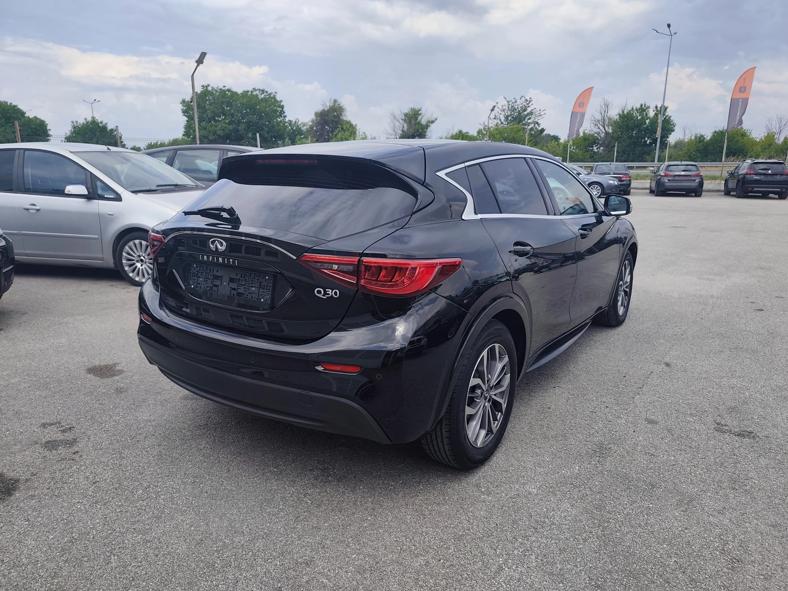 Infiniti Q30 K9K 83000км., снимка 3 - Автомобили и джипове - 55094454