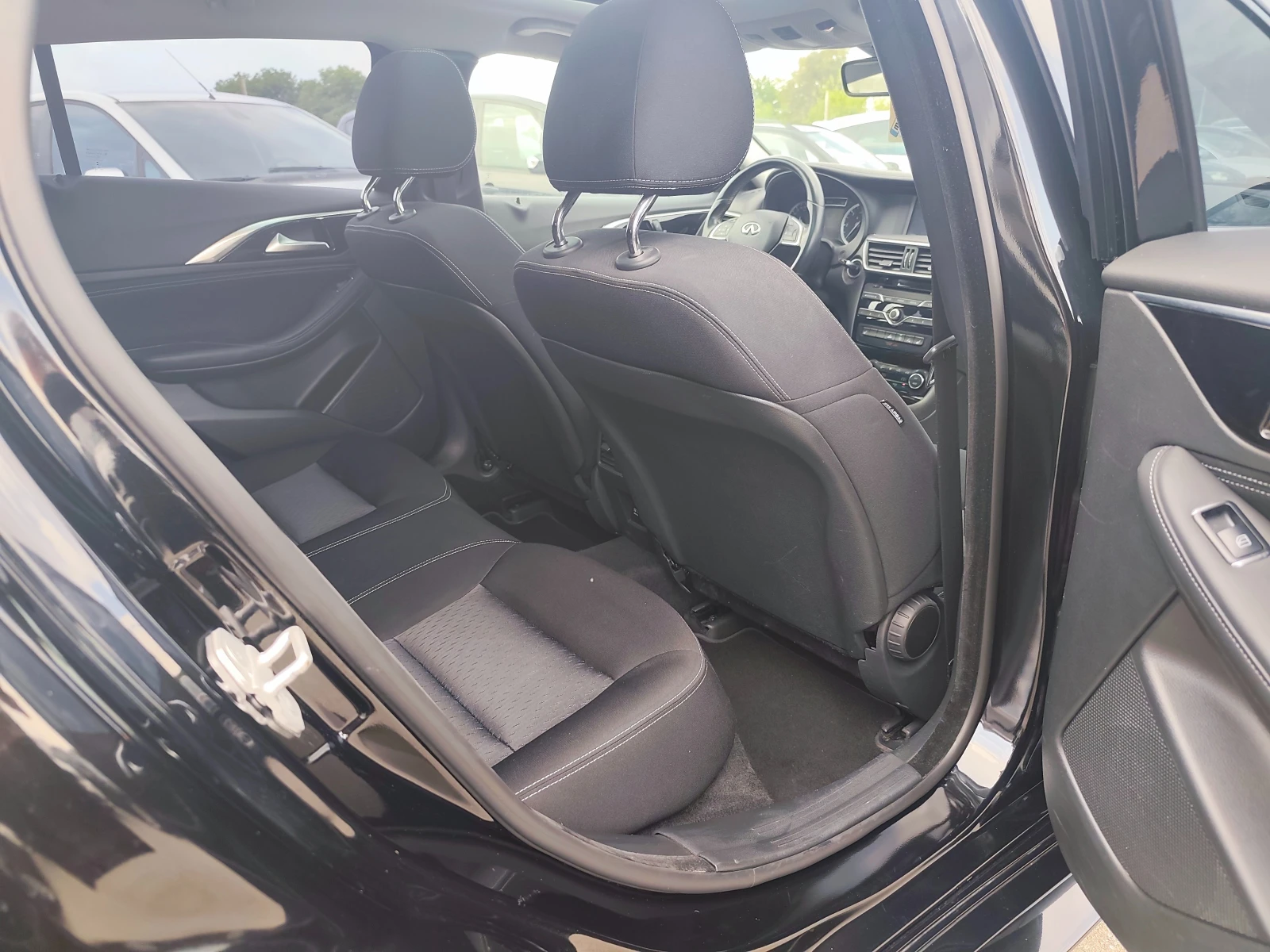 Infiniti Q30 K9K 83000км., снимка 9 - Автомобили и джипове - 55094454