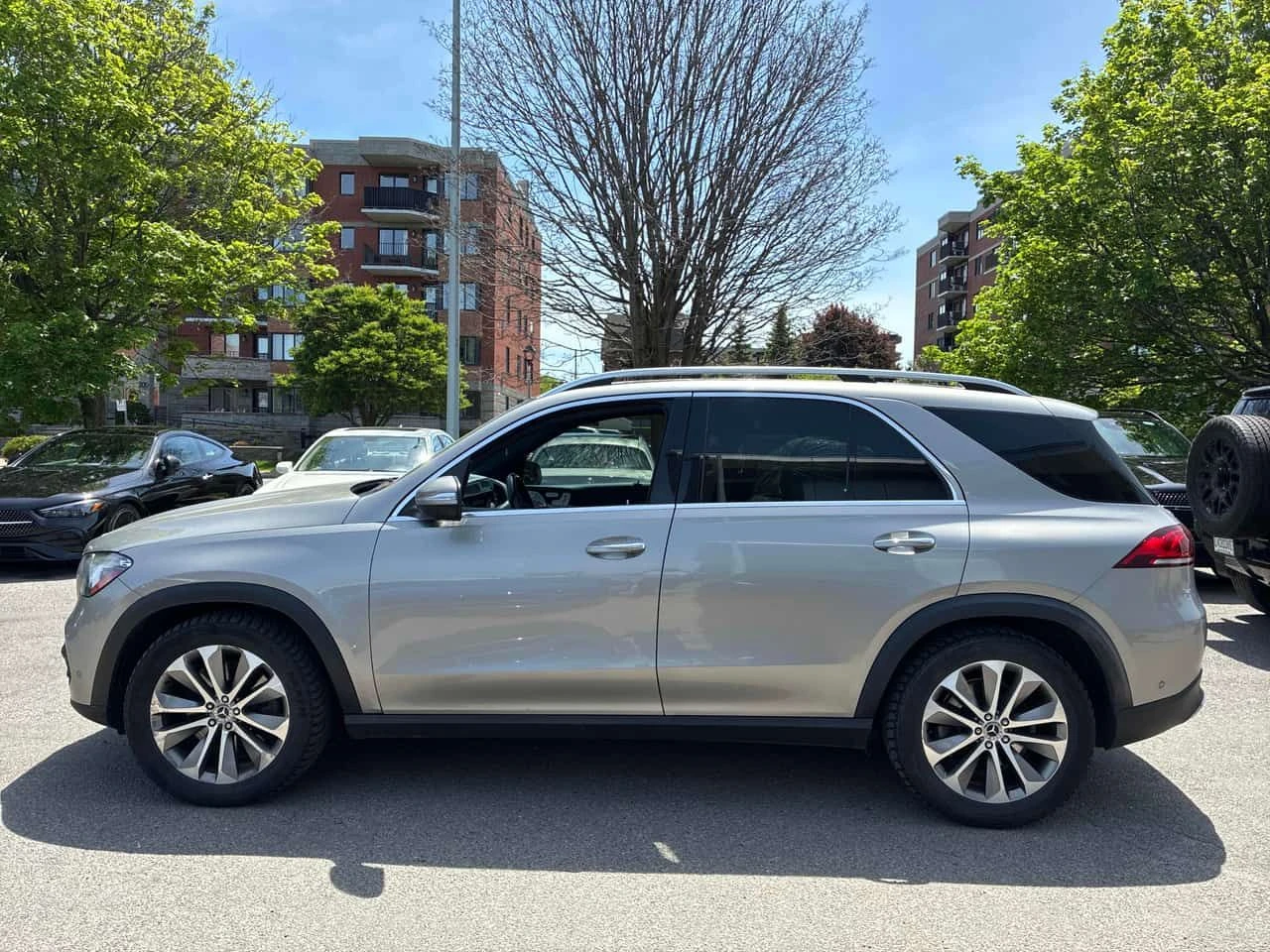 Mercedes-Benz GLE 450 360/DISTRONIC/BURMESTER/CARFAX/АВТОКРЕДИТ, снимка 2 - Автомобили и джипове - 55555341