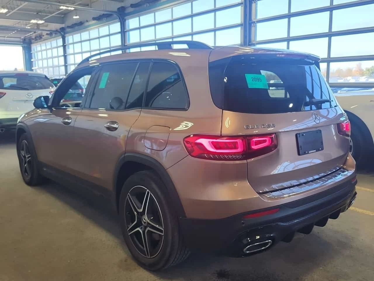 Mercedes-Benz GLB 250 * 4MATIC * ������� * ����� ������ *  | Mobile.bg � ����������� 4