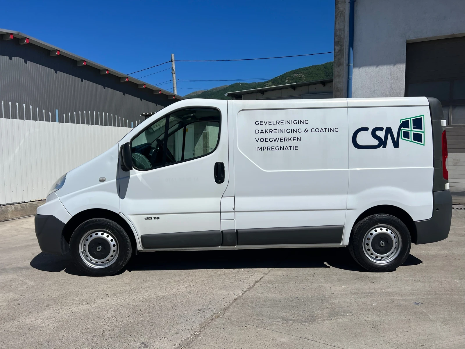 Renault Trafic 2014 година / Всички екстри / 115к.с, снимка 4 - Бусове и автобуси - 54719026