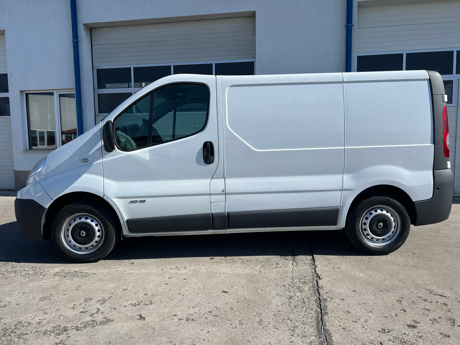Renault Trafic 2014 година / Всички екстри / 115к.с, снимка 3 - Бусове и автобуси - 54719026