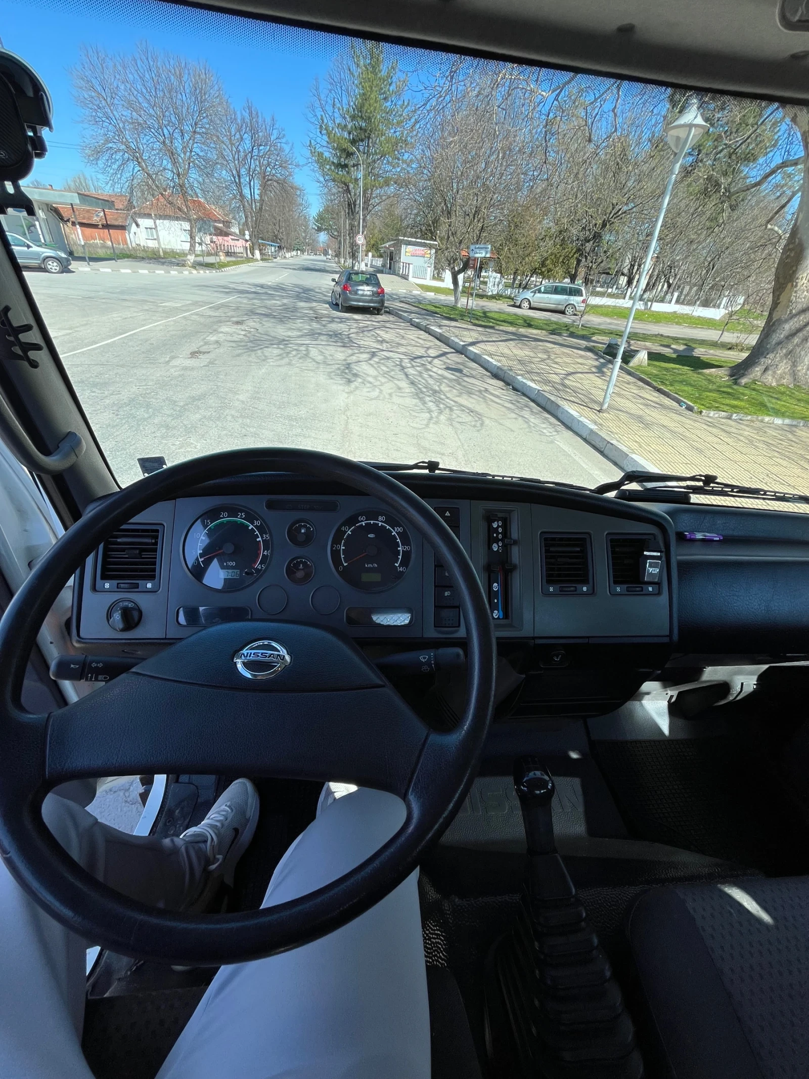 Nissan Atleon 35.15 | Mobile.bg � ����������� 14