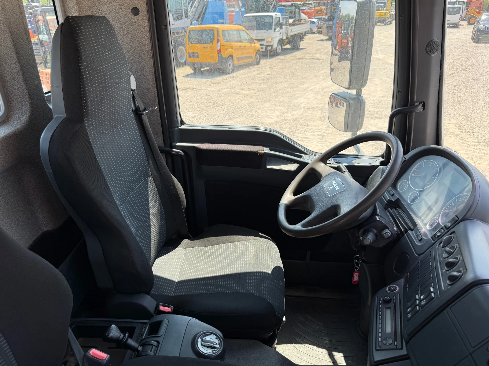 Man Tgl 8.220 200хил.км., снимка 17 - Камиони - 55574673