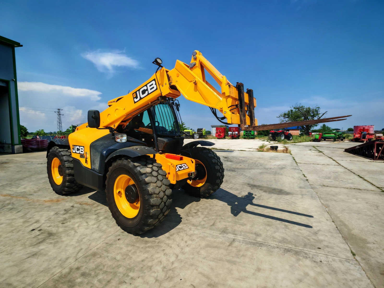 Телескопичен товарач JCB 536-70 AGRI SUPER лизинг с първо.внос 20% - изображение 7