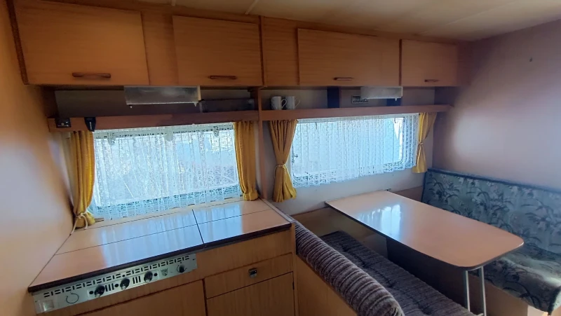 Каравана Tabbert 700, снимка 9 - Каравани и кемпери - 53439970