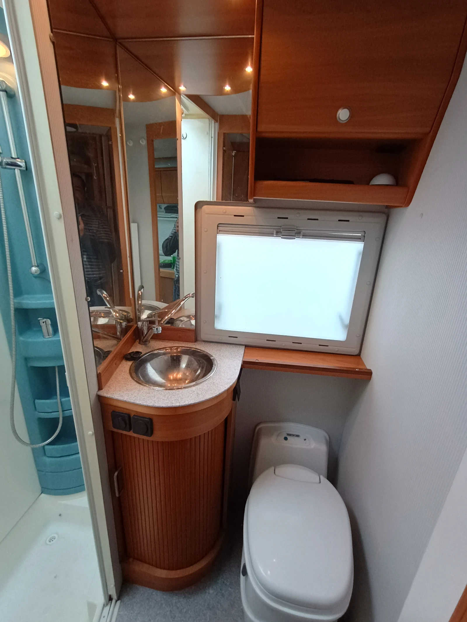 Кемпер Knaus Travel Liner 710 - изображение 8