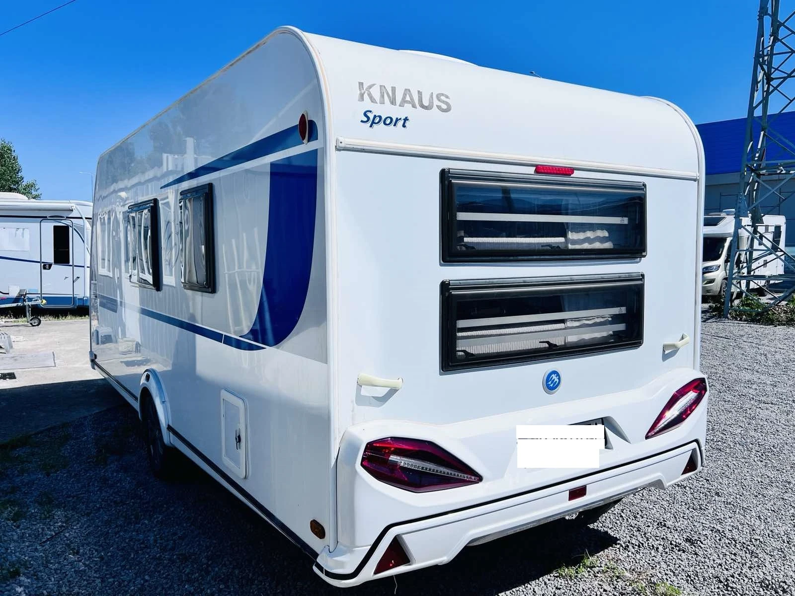 Каравана Knaus 500  Климатик, снимка 3 - Каравани и кемпери - 55482862