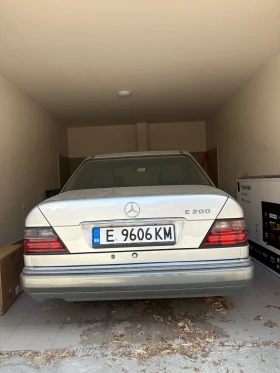 Mercedes-Benz E 200, снимка 1