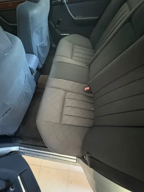 Mercedes-Benz E 200, снимка 3