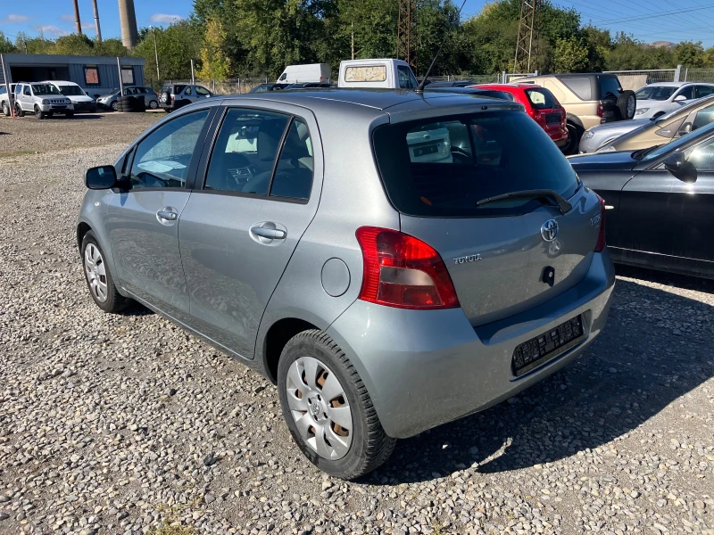 Toyota Yaris 1.3 VVT-I KLIMA, снимка 3 - Автомобили и джипове - 43561235