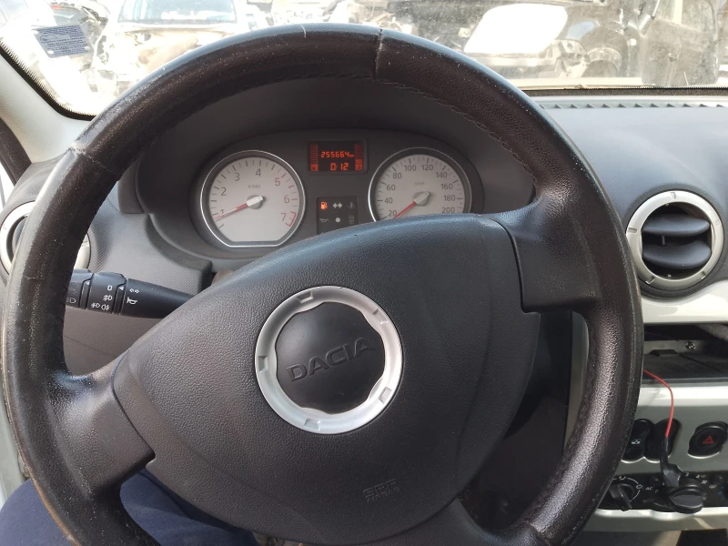 Dacia Logan 1.5dci K9KE, снимка 4 - Автомобили и джипове - 49314108