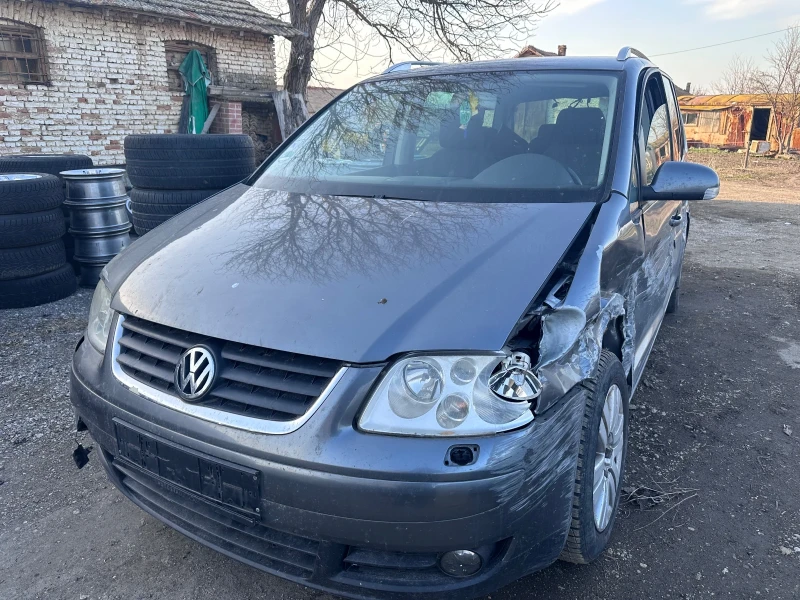 VW Touran, снимка 2 - Автомобили и джипове - 51485221