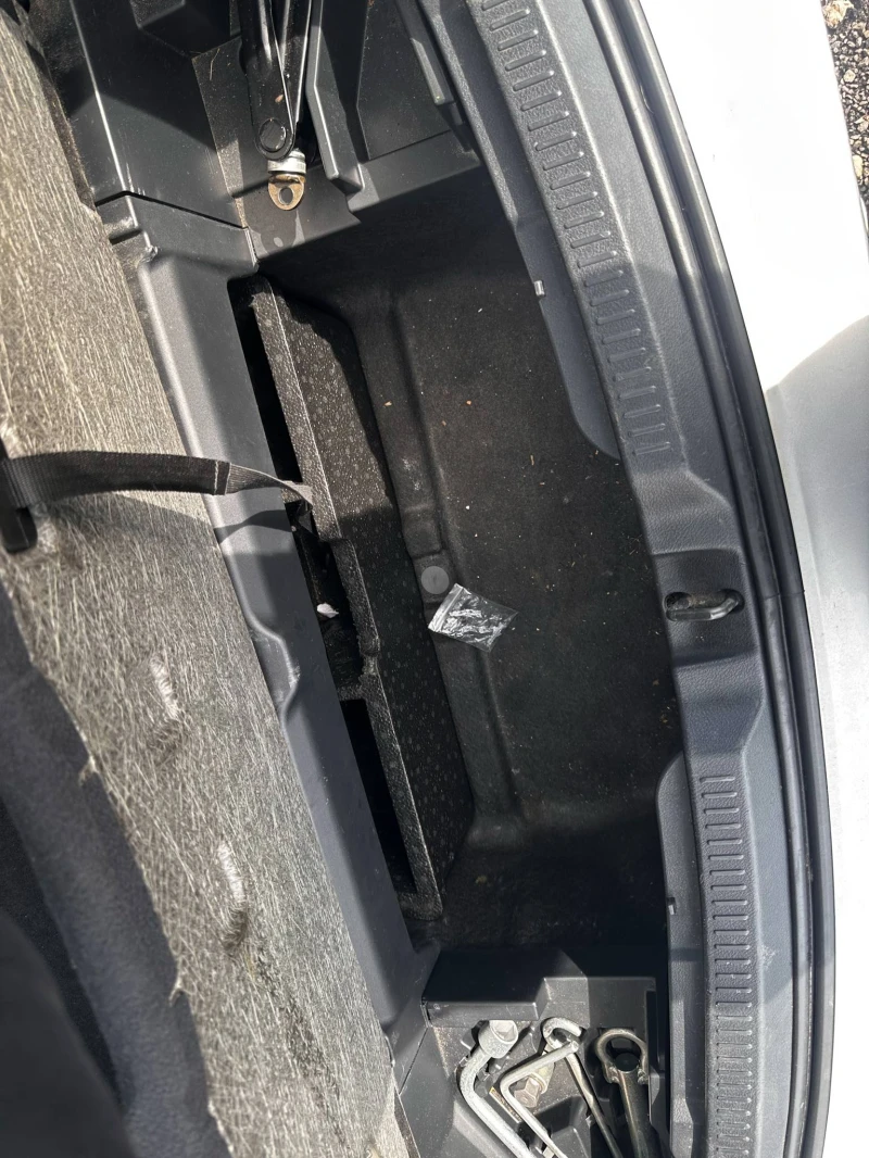 Toyota Verso 2.2 дизел, 150 к.с., снимка 16 - Автомобили и джипове - 52557337