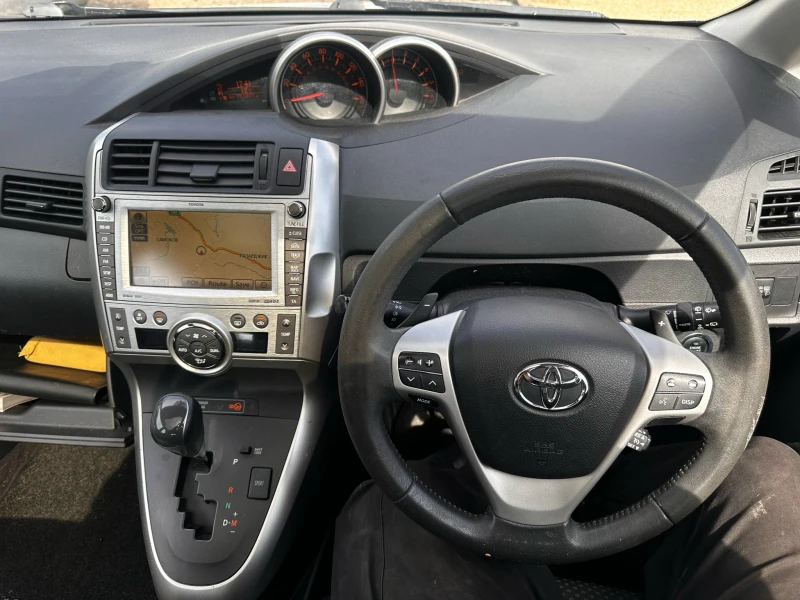 Toyota Verso 2.2 дизел, 150 к.с., снимка 12 - Автомобили и джипове - 52557337