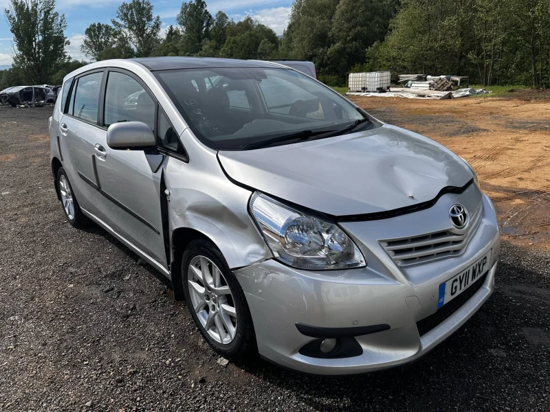 Toyota Verso 2.2 дизел, 150 к.с., снимка 5 - Автомобили и джипове - 52557337