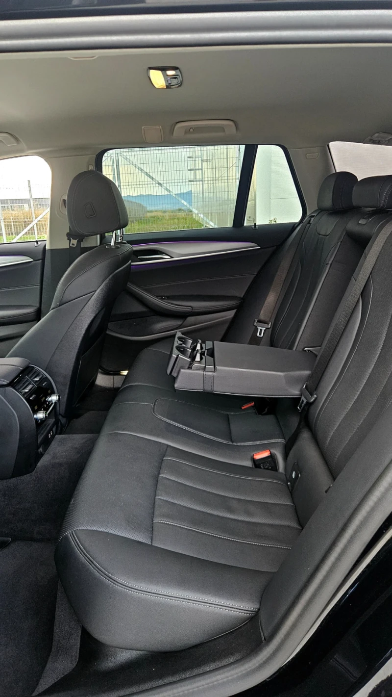 BMW 520 190kc, AmbientLight, Distronic, Laser Head up , снимка 11 - Автомобили и джипове - 52395882