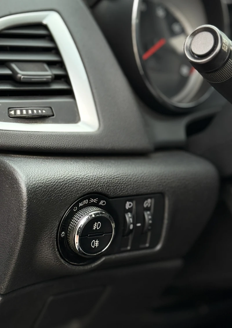 Opel Astra LPG 1.4T, снимка 10 - Автомобили и джипове - 51278396