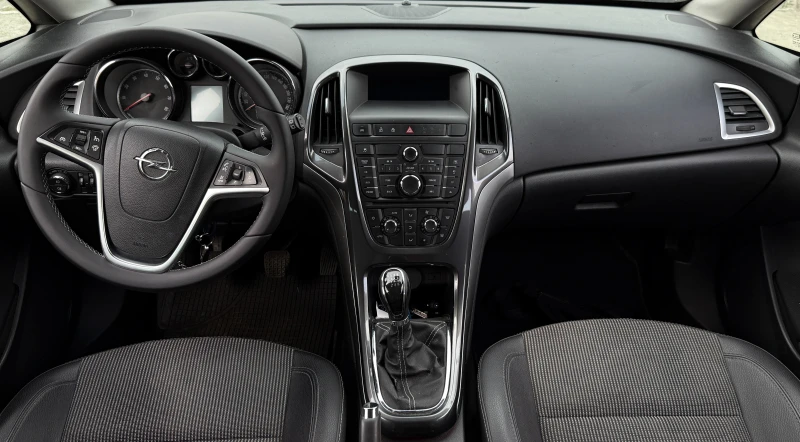 Opel Astra LPG 1.4T, снимка 7 - Автомобили и джипове - 51278396