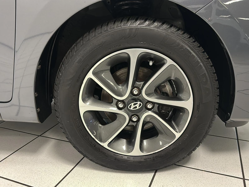 Hyundai I10 1.2 Style Automatik NAVI| BTH| CARPLAY| SHZ| LHZ, снимка 16 - Автомобили и джипове - 52539035