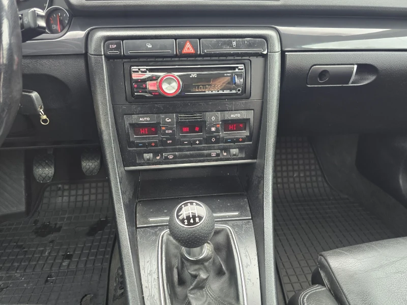 Audi A4 1.9TDI 131 КОЖЕН САЛОН , снимка 10 - Автомобили и джипове - 53279180