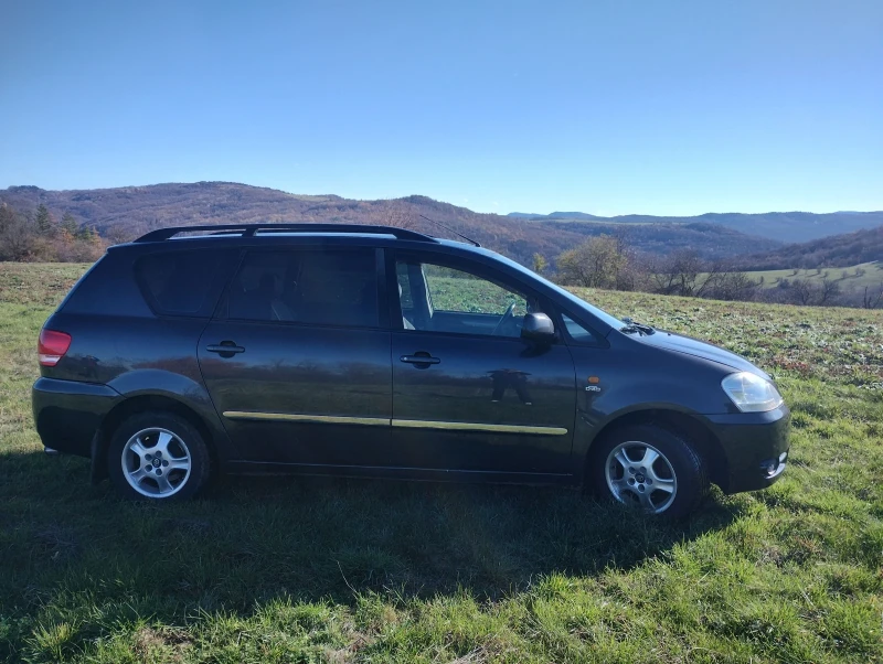 Toyota Avensis verso, снимка 9 - Автомобили и джипове - 53328684