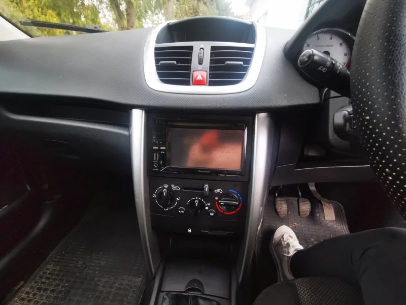 Peugeot 207 1.4, снимка 2 - Автомобили и джипове - 53513380